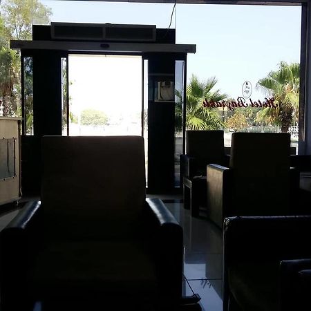 Bayrakli Otel Mersin  Buitenkant foto