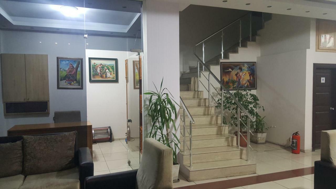 Bayrakli Otel Mersin  Buitenkant foto